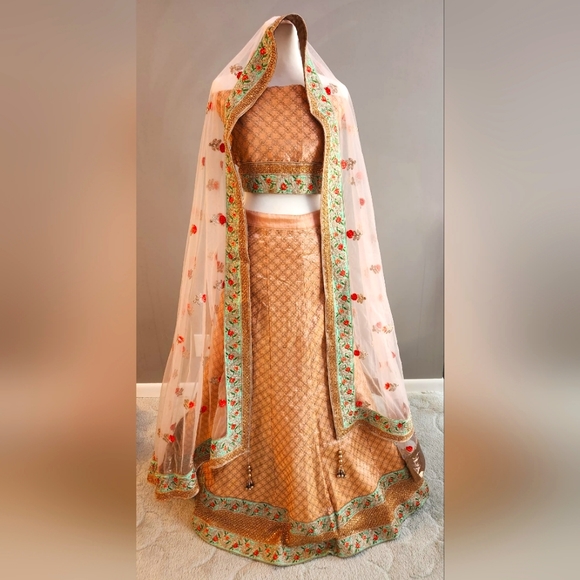 Indian Bridal Lehenga Shalwar - Picture 8 of 8